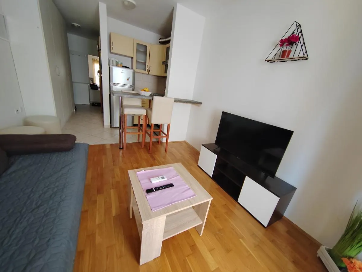 Studio Apartment Ivano-Free Parking - Self Check In زادار